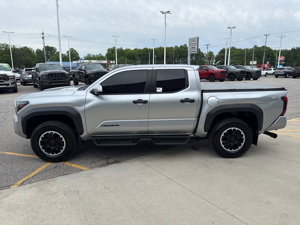 Used 2024 Toyota Tacoma TRD Off-Road AWD/4WD image 10