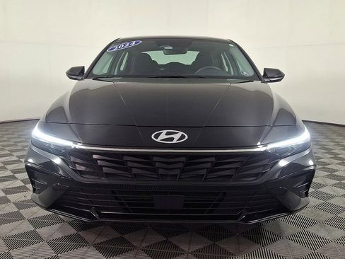 Used 2024 Hyundai Elantra SEL w/ Convenience Package FWD image 2