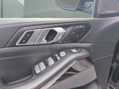 Used 2025 BMW X7 xDrive40i w/ Premium Package AWD/4WD image 22