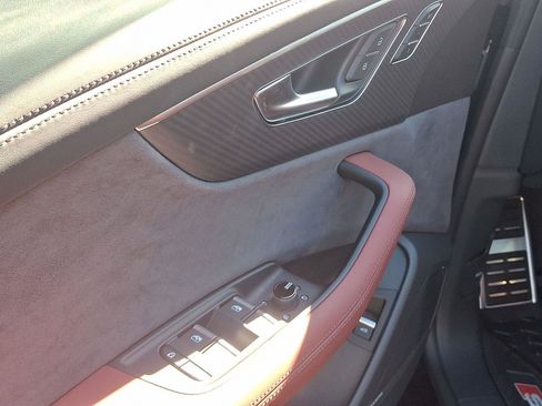 New 2026 Audi SQ8 Prestige image 10