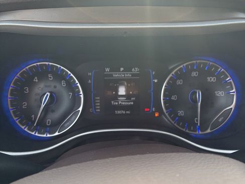 Used 2017 Chrysler Pacifica Touring Plus image 10