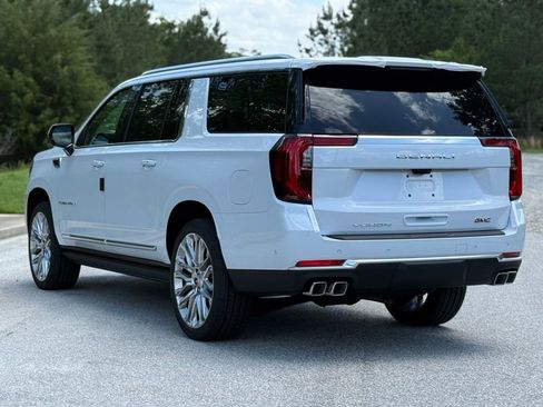 New 2026 GMC Yukon XL Denali w/ Denali Reserve Package AWD/4WD image 11