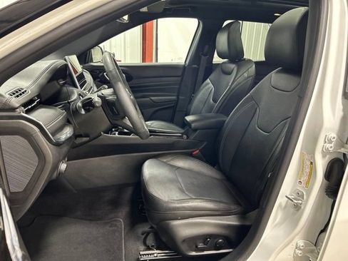Used 2023 Jeep Compass High Altitude AWD/4WD image 13