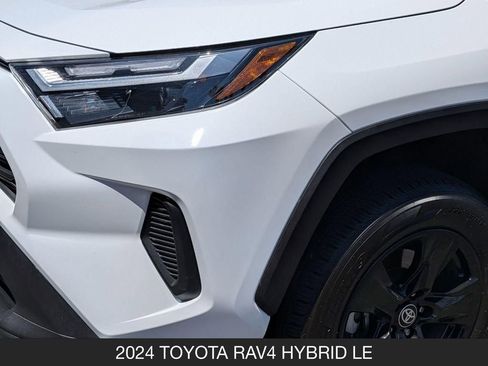 Used 2024 Toyota RAV4 LE AWD/4WD image 10