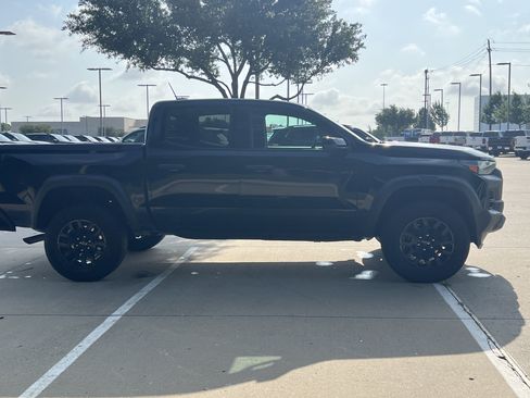 Used 2023 Chevrolet Colorado Trail Boss w/ Technology Package AWD/4WD image 10