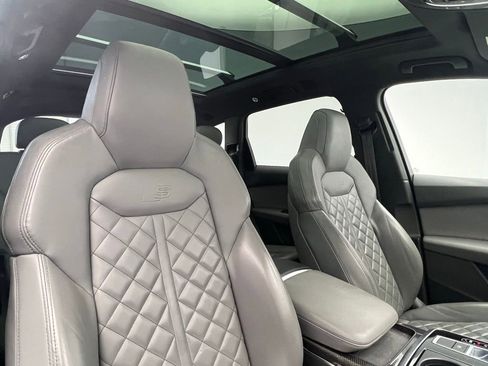 Used 2021 Audi SQ7 Premium Plus w/ Driver Assistance Package image 7
