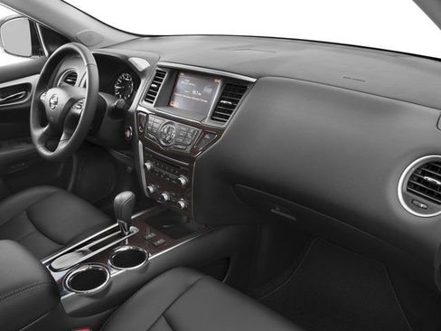 Used 2016 Nissan Pathfinder Platinum w/ Family Entertainment Package image 19