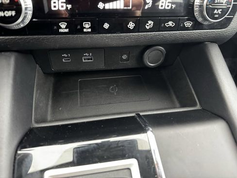 Used 2024 Mitsubishi Outlander SE image 15