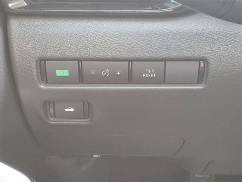 Certified 2024 Nissan Sentra SR w/ SR Premium Package image 20