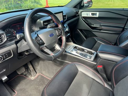 Used 2023 Ford Explorer ST-Line AWD/4WD image 20
