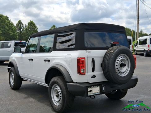 New 2025 Ford Bronco 4-Door image 3