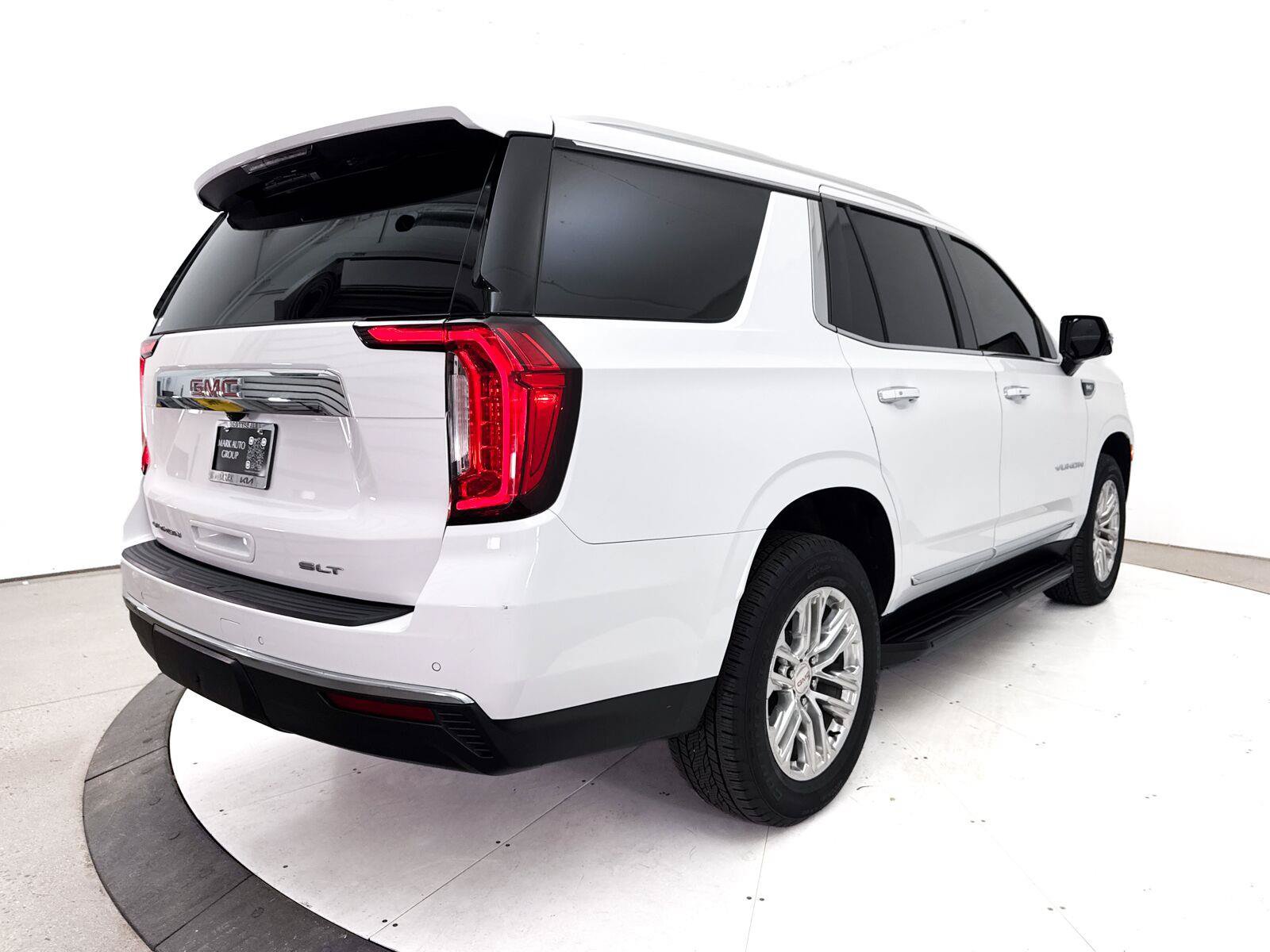 Used 2022 GMC Yukon SLT w/ SLT Premium Package AWD/4WD image 15