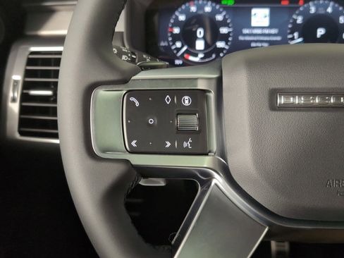 Certified 2025 Land Rover Discovery Dynamic SE image 15