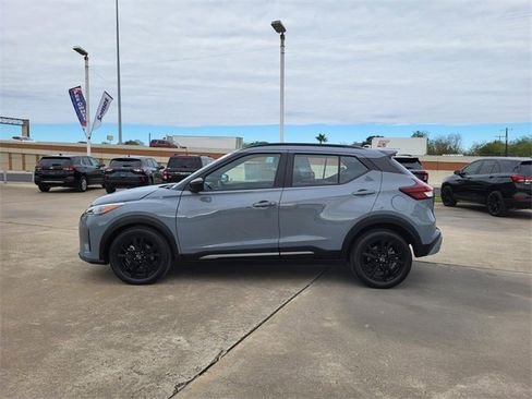 Used 2024 Nissan Kicks SR image 2