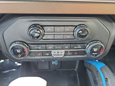 Used 2023 Ford Bronco Outer Banks AWD/4WD image 21