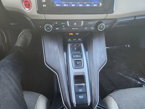 Used 2018 Honda Clarity Plug-In Hybrid image 17