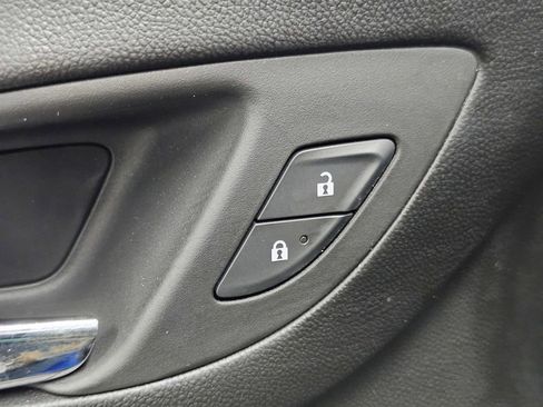 Used 2024 Chevrolet Equinox LS w/ LS Convenience Package image 24