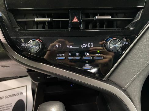 Used 2023 Toyota Camry XSE image 28