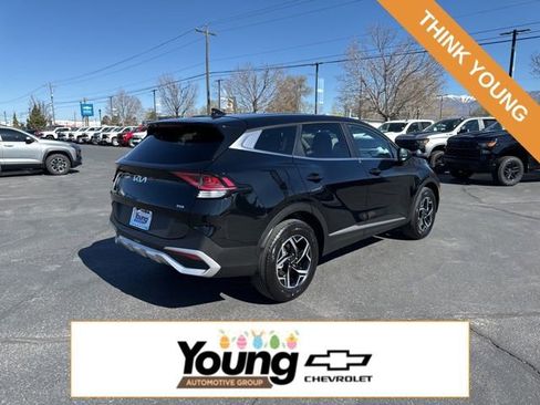 Used 2025 Kia Sportage LX image 7