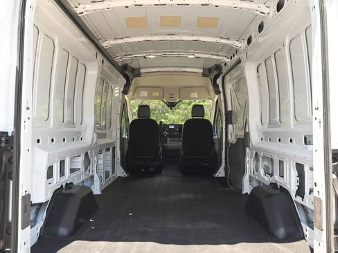 Used 2025 Ford Transit 250 148 Medium Roof RWD image 9