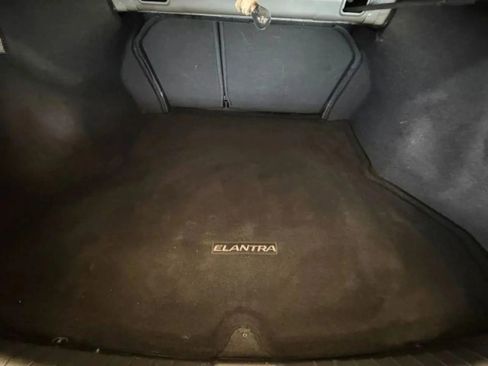Used 2017 Hyundai Elantra SE FWD image 12