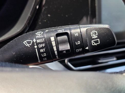 Used 2022 Kia Niro LXS FWD image 39