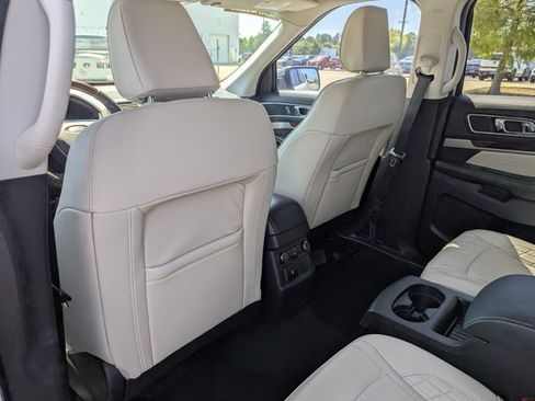 Used 2019 Ford Explorer Platinum AWD/4WD image 25