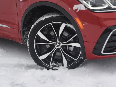 Used 2024 Volkswagen Tiguan SEL R-Line image 32