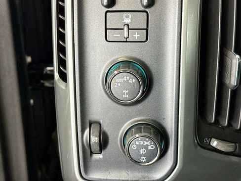 Used 2018 Chevrolet Silverado 1500 LT w/ All Star Edition image 11