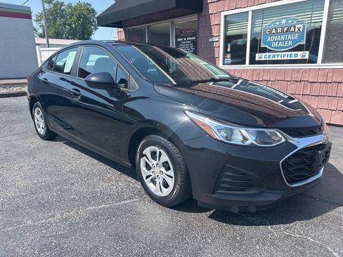 Used 2019 Chevrolet Cruze LS FWD image 1