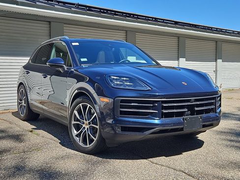 Certified 2025 Porsche Cayenne E-Hybrid AWD/4WD image 9
