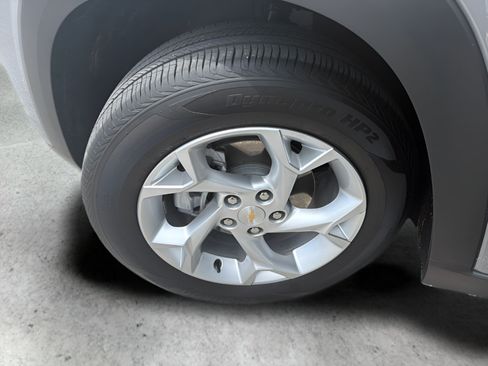 Used 2026 Chevrolet Trax LS w/ LS Convenience Package FWD image 44