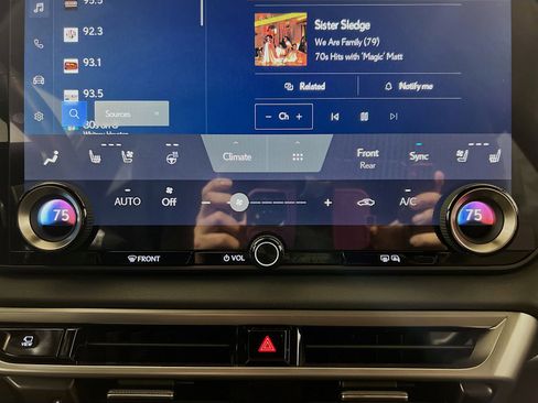 Used 2023 Lexus RX 350 Premium image 12