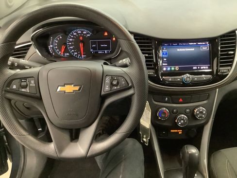 Used 2022 Chevrolet Trax LS w/ Tint and Cruise Package AWD/4WD image 15