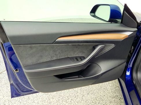 Used 2023 Tesla Model 3 Standard Range image 11