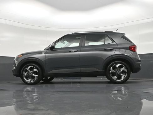 Used 2024 Hyundai Venue SEL FWD image 24