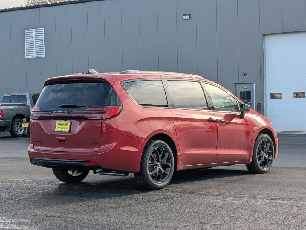 New 2026 Chrysler Pacifica Select w/ S Appearance Package AWD/4WD image 7