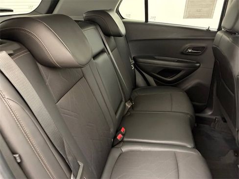 Used 2022 Chevrolet Trax LT w/ Driver Confidence Package image 16