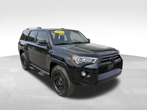 Used 2023 Toyota 4Runner SR5 Premium w/ Moonroof Package RWD image 9