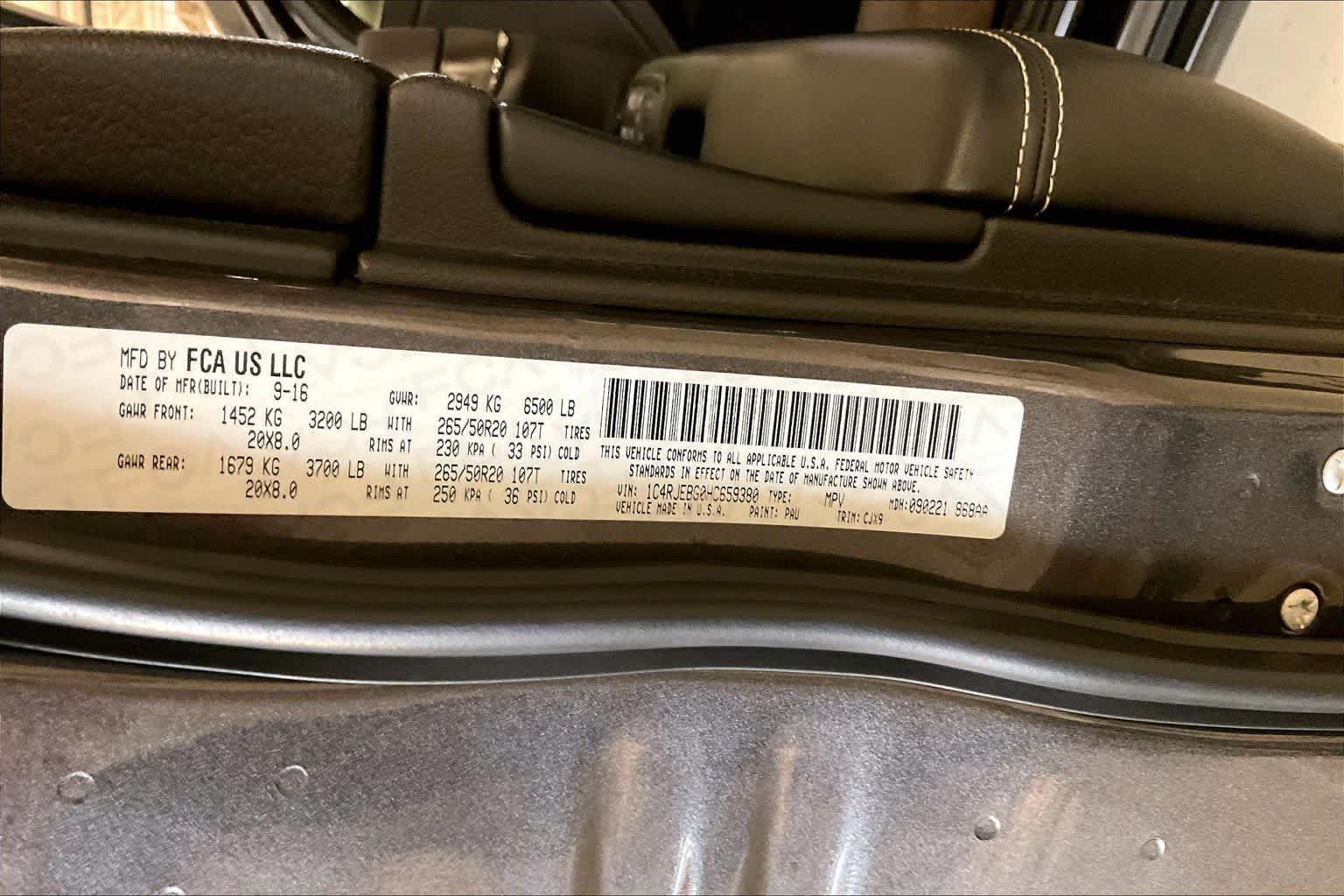 Used 2017 Jeep Grand Cherokee Limited RWD image 32