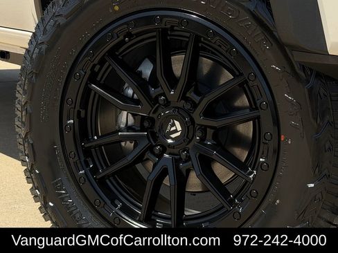 New 2026 GMC Canyon AT4 w/ Technology Plus Package AWD/4WD image 9