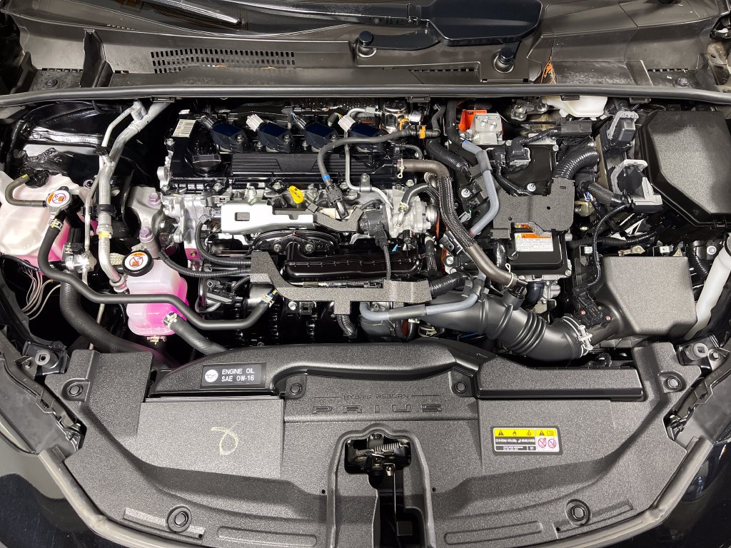 Certified 2024 Toyota Prius LE FWD image 9