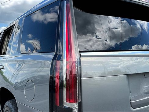Used 2018 Cadillac Escalade 2WD image 26