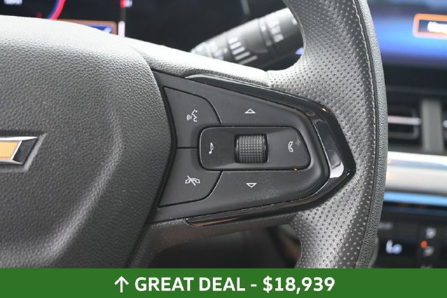 Used 2025 Chevrolet Trax LT FWD image 32