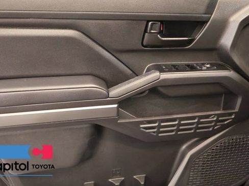 Certified 2024 Toyota Tacoma SR5 AWD/4WD image 10