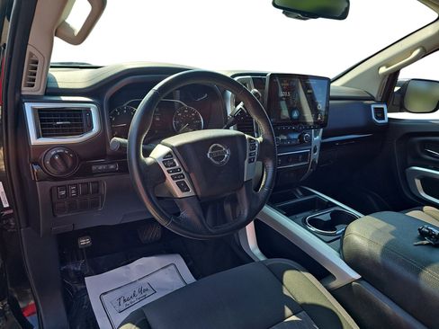 Used 2020 Nissan Titan SV w/ SV Convenience Package RWD image 13
