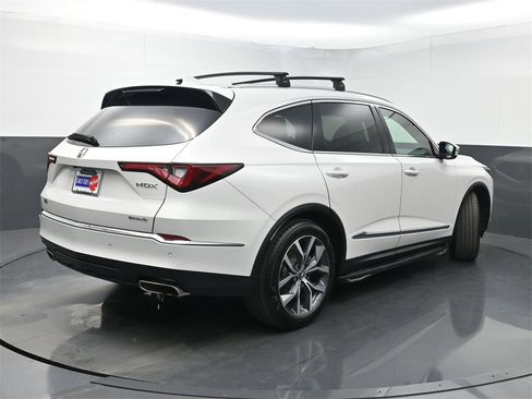 Used 2024 Acura MDX SH-AWD w/ Technology Package image 31