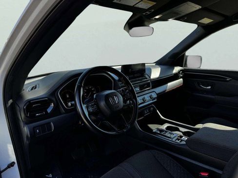 Used 2023 Honda Pilot Sport image 21