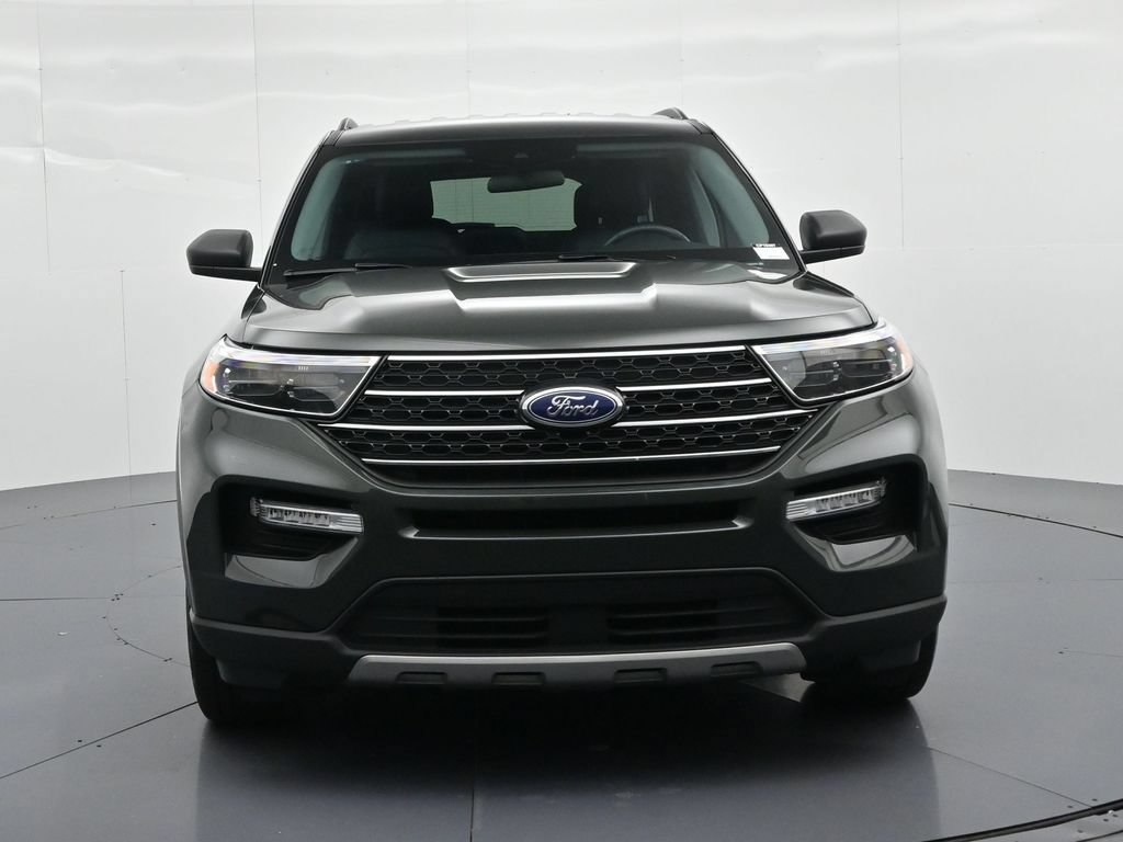 Used 2024 Ford Explorer XLT w/ Equipment Group 202A AWD/4WD image 3