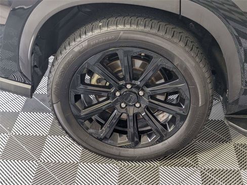 Used 2022 Toyota Highlander XLE FWD image 10